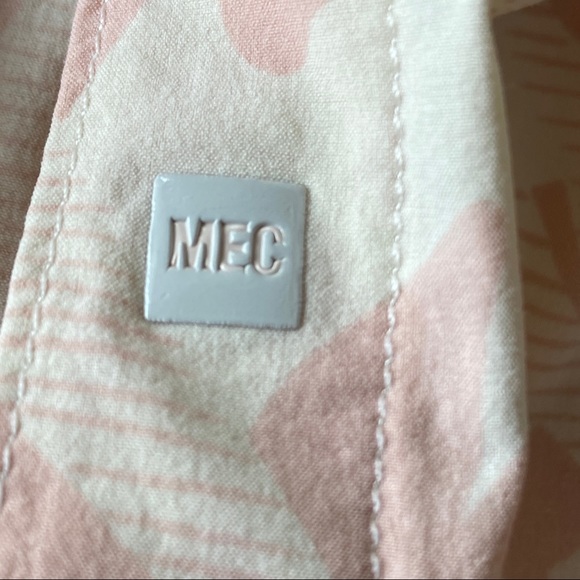 GIFTED to a Posher! MEC hiking shirt - Size XS - Picture 3 of 8